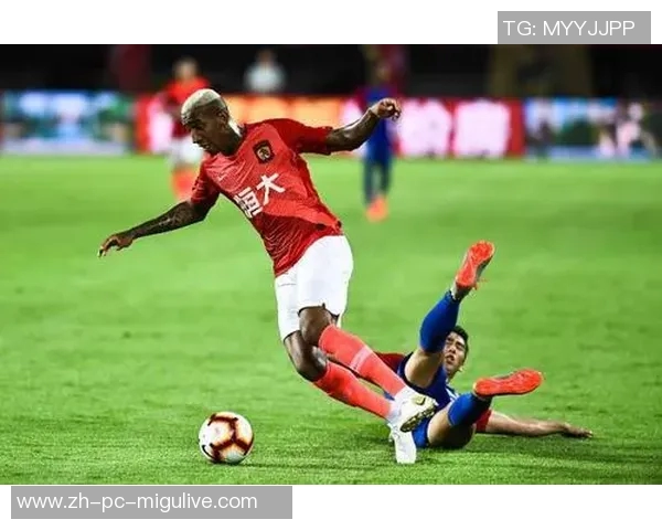 重庆斯威主场迎战广州恒大期待精彩对决双方球员全力以赴争夺胜利荣耀